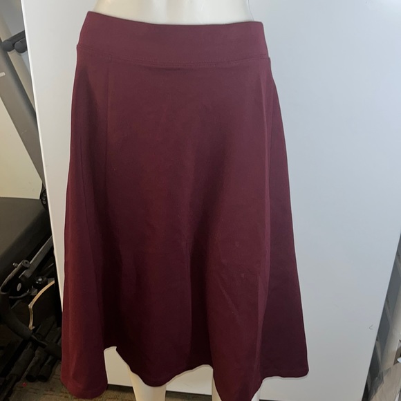 Women’s maroon skirt size medium - Picture 2 of 5